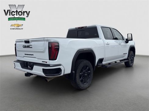 Used 2024 GMC Sierra 2500 AT4 w/ AT4 Preferred Package image 6