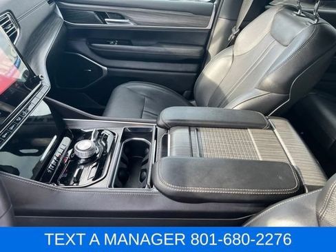 Used 2023 Jeep Wagoneer Series III w/ Preferred Equipment Group AWD/4WD image 27
