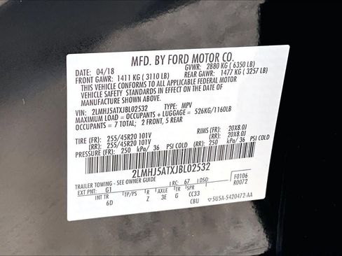 Used 2018 Lincoln MKT AWD image 34