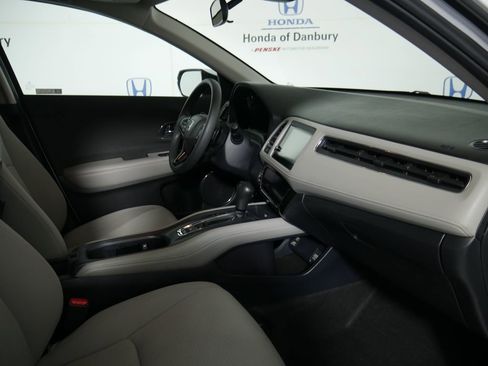 Used 2022 Honda HR-V EX image 7