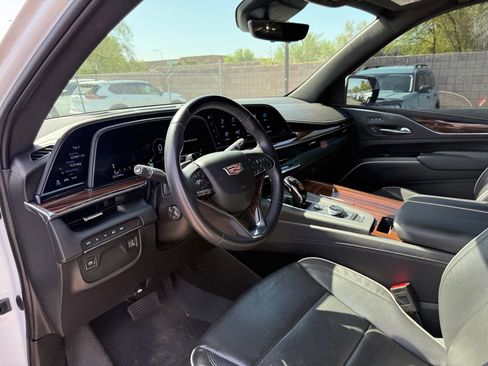 Used 2023 Cadillac Escalade Premium Luxury AWD/4WD image 14