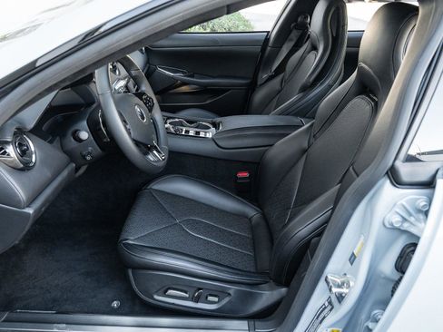 New 2025 Karma Revero Luxury RWD image 28