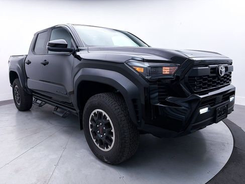 Used 2024 Toyota Tacoma TRD Off-Road w/ TRD Off Road Upgrade Package image 11