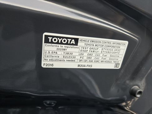 Certified 2025 Toyota Corolla SE image 25