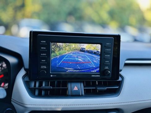 Used 2022 Toyota RAV4 XLE image 12