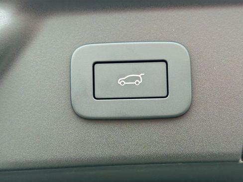 New 2026 Land Rover Range Rover Velar Belgravia AWD/4WD image 12