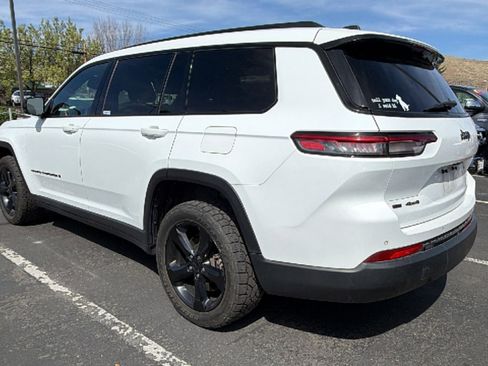 Used 2021 Jeep Grand Cherokee L Laredo image 3