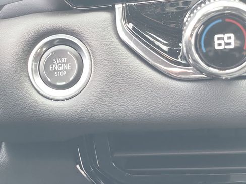 New 2026 GMC Canyon Elevation w/ Convenience Package image 24