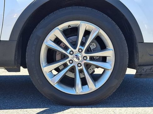 Used 2018 Ford Explorer XLT w/ Equipment Group 202A AWD/4WD image 8