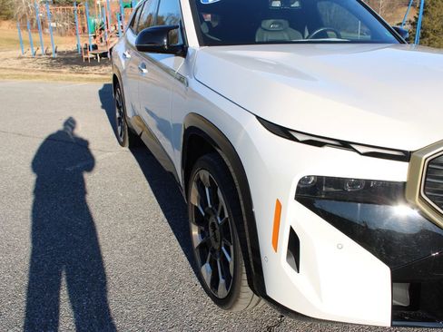 New 2023 BMW XM image 42