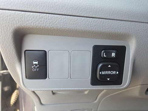Used 2011 Toyota Corolla LE FWD image 18