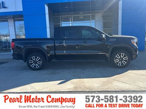 Certified 2020 GMC Sierra 1500 AT4 w/ AT4 Premium Package image 3