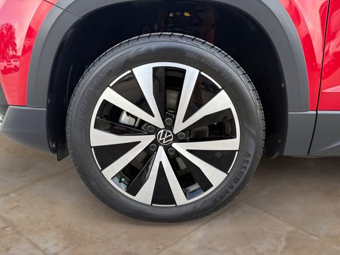 Certified 2023 Volkswagen Taos SE FWD image 25