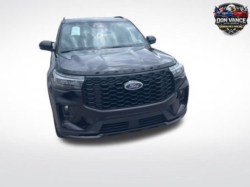 Used 2025 Ford Explorer ST-Line w/ ST-Line Street Pack AWD/4WD image 8