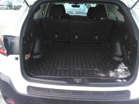 Used 2023 Subaru Outback Premium AWD/4WD image 7