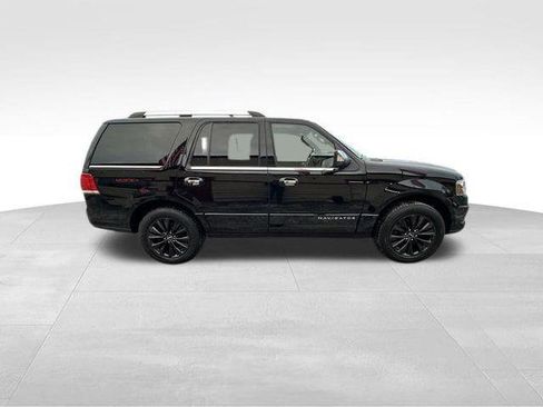 Used 2016 Lincoln Navigator Select image 25