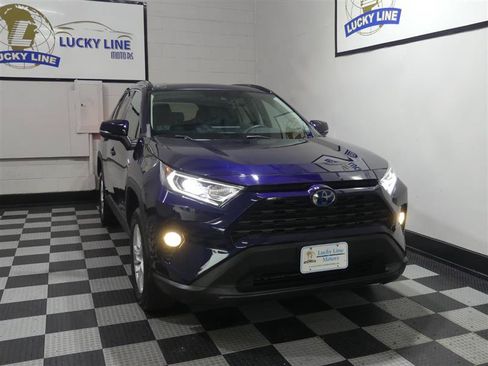 Used 2020 Toyota RAV4 XLE w/ Convenience Package AWD/4WD image 5
