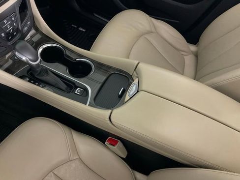 Used 2020 Buick Envision Essence FWD image 21