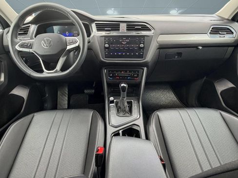 Used 2022 Volkswagen Tiguan SE FWD image 14