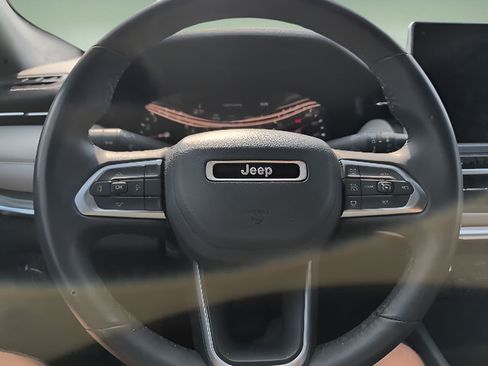 Used 2024 Jeep Compass Limited AWD/4WD image 12