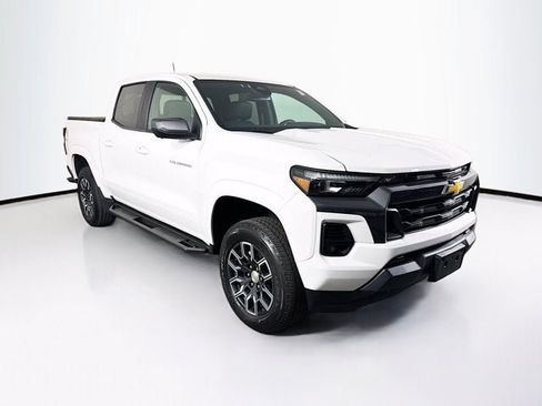 Used 2024 Chevrolet Colorado LT w/ LT Convenience Package III AWD/4WD image 3