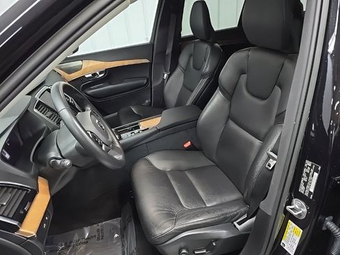 Used 2023 Volvo XC90 T8 Plus w/ Protection Package image 31