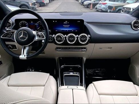 Used 2026 Mercedes-Benz GLA 250 4MATIC image 11