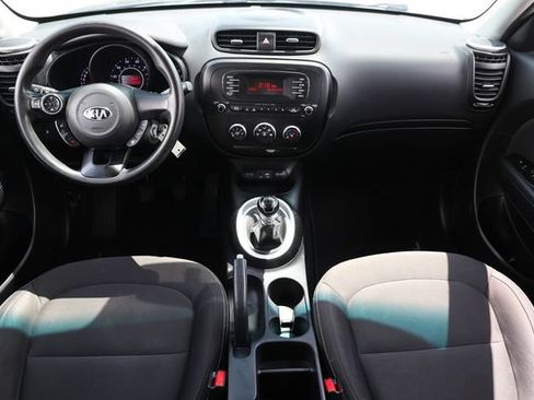 Used 2016 Kia Soul FWD image 2