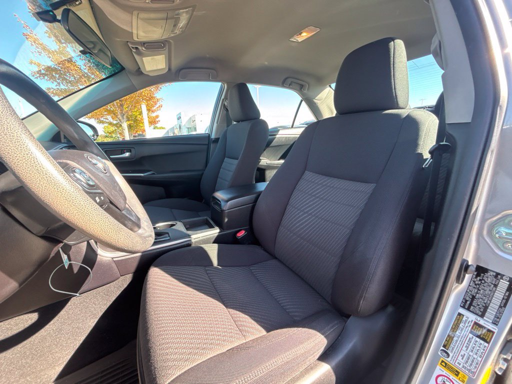 Used 2015 Toyota Camry LE FWD image 12