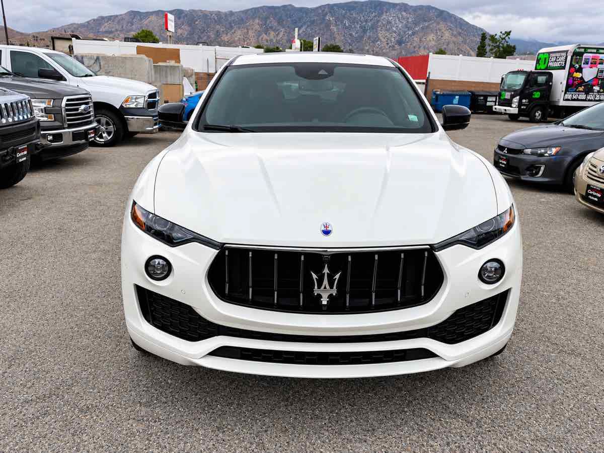 Used 2024 Maserati Levante GT Ultima AWD/4WD image 2