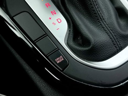 Certified 2024 Kia Forte GT-Line image 9