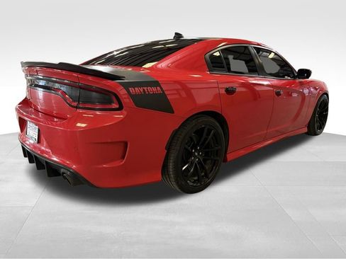 Used 2018 Dodge Charger R/T image 5
