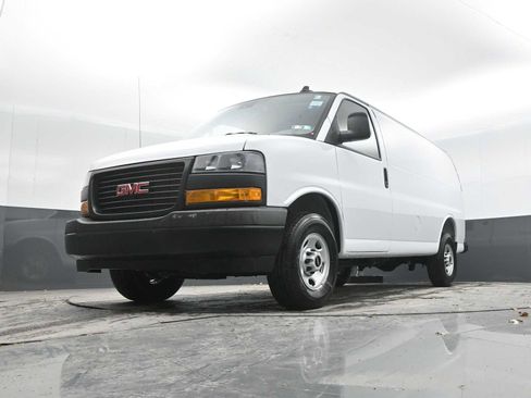 New 2025 GMC Savana 2500 w/ Driver Convenience Package image 39