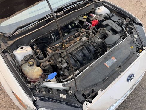 Used 2015 Ford Fusion SE FWD image 24
