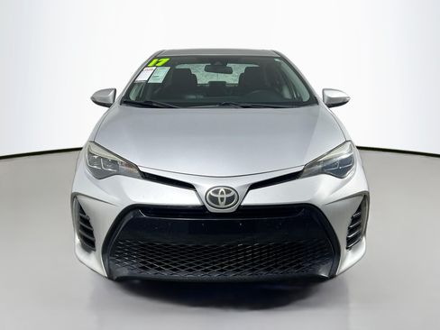 Used 2017 Toyota Corolla SE w/ SE Premium Package FWD image 11