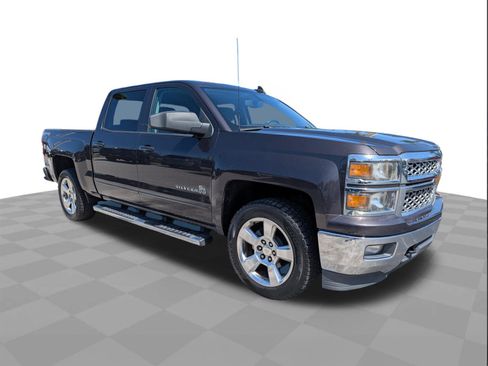 Used 2015 Chevrolet Silverado 1500 LT w/ LT Convenience Package AWD/4WD image 2