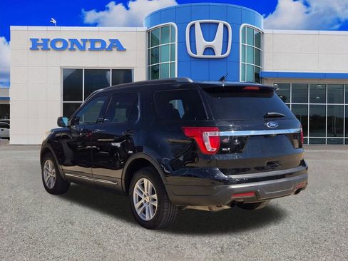 Used 2019 Ford Explorer XLT w/ Equipment Group 202A image 5