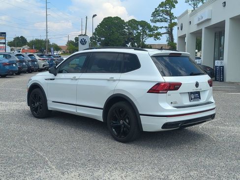Used 2023 Volkswagen Tiguan SE R-Line FWD image 5