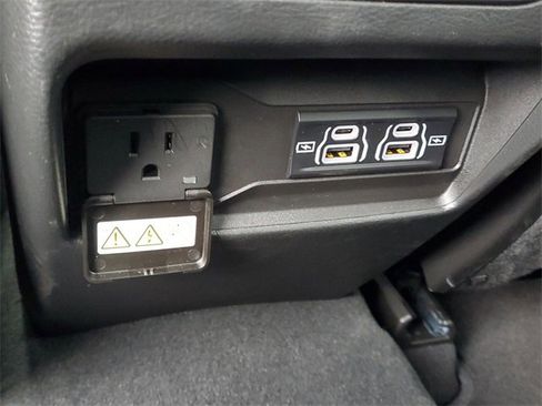 New 2025 Jeep Grand Cherokee Laredo X w/ Luxury Tech Group I image 12