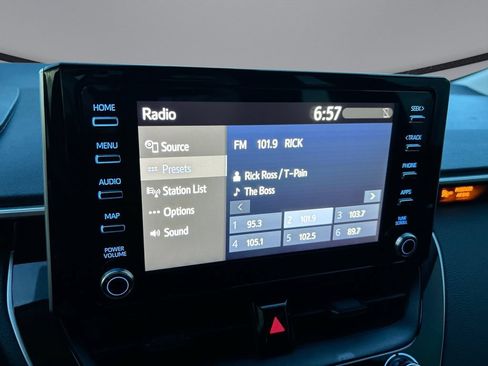 Used 2020 Toyota Corolla LE FWD image 21