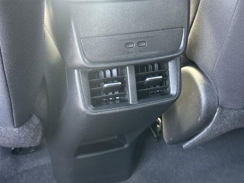 Used 2025 Chevrolet Equinox LT image 19