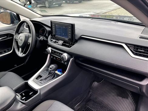 Used 2022 Toyota RAV4 XLE w/ Convenience Package image 14