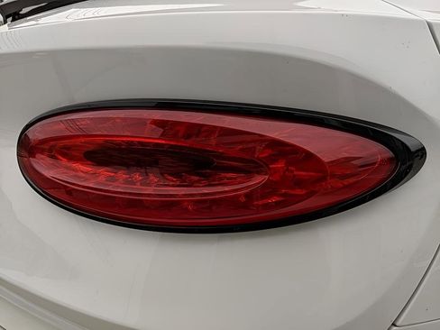 Used 2023 Bentley Bentayga Extended Wheelbase image 13