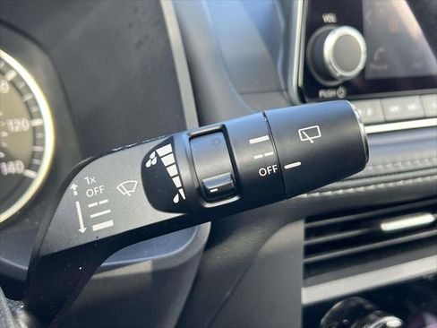 Used 2023 Nissan Rogue SV w/ SV Premium B Package image 25