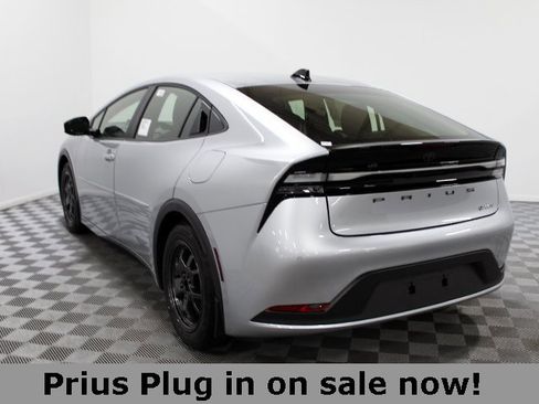 New 2026 Toyota Prius Plug-In Hybrid image 8
