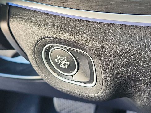 Used 2025 Mercedes-Benz GLE 450e 4MATIC image 23