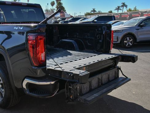Used 2025 GMC Sierra 1500 SLT AWD/4WD image 46