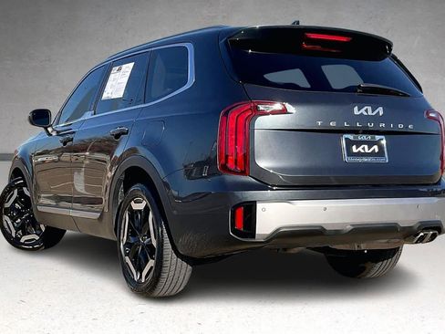 Used 2023 Kia Telluride S w/ S Sunroof Package image 4
