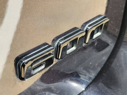 Used 2023 Cadillac Escalade Premium Luxury RWD image 11