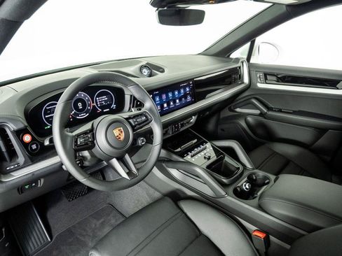 New 2026 Porsche Cayenne Coupe AWD/4WD image 4